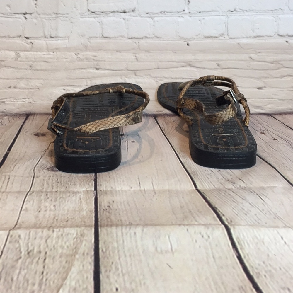 Fergalicious Thong Sandals Shoes Faux Snakeskin Shoe Size 10 - Picture 3 of 7